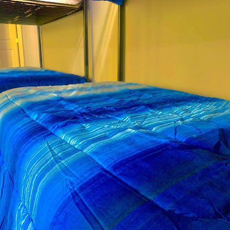Stop Inn Stay Hostel Houston Bagian luar foto