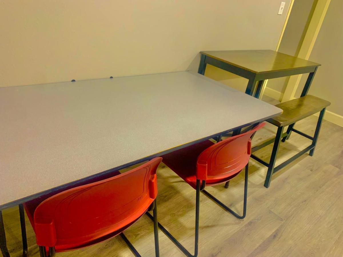 Stop Inn Stay Hostel Houston Bagian luar foto