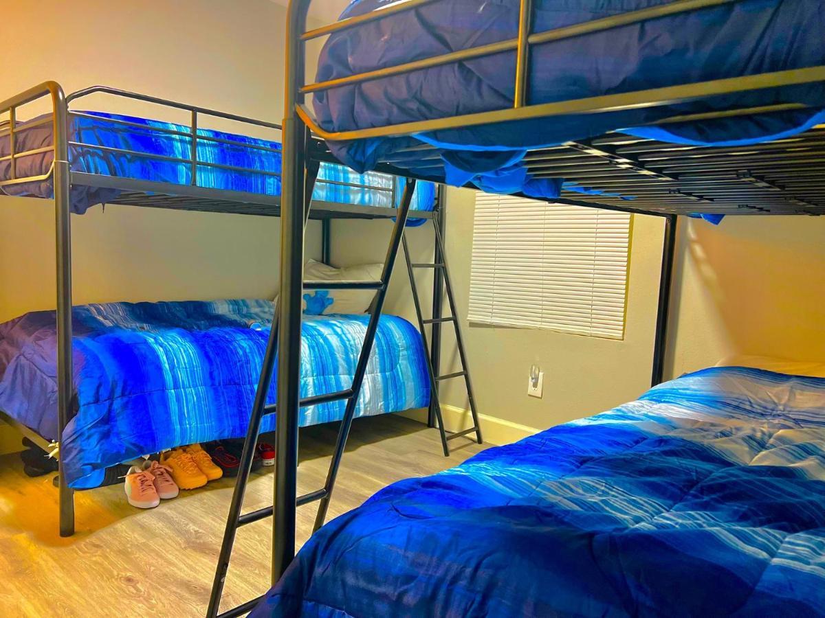 Stop Inn Stay Hostel Houston Bagian luar foto